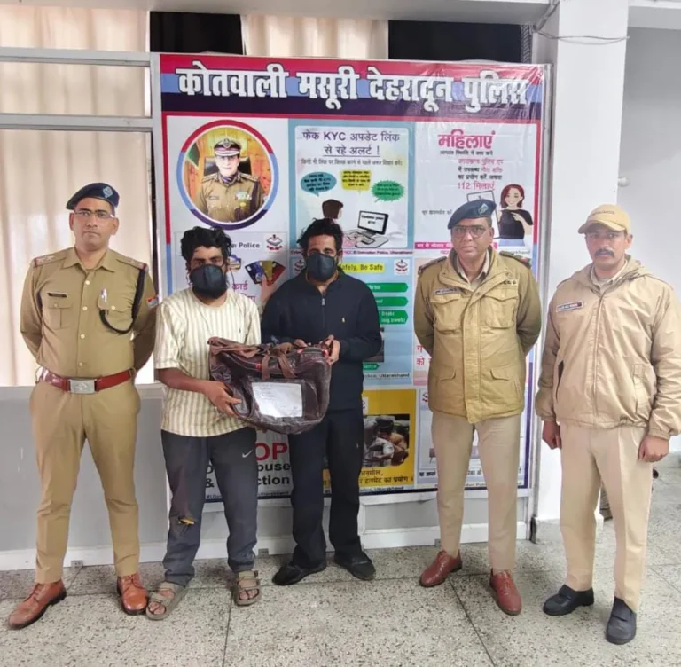 मसूरी में मोबाइल शॉप में सेंध लगाते पंजाब के दो युवक रंगेहाथ गिरफ्तार, 9 मोबाइल बरामद