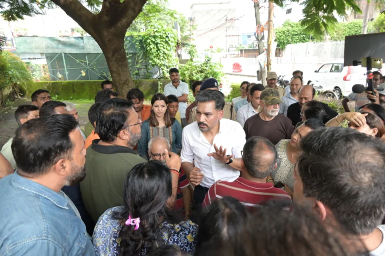 सीमाद्वार में जलभराव पर DM का बड़ा एक्शन, 24 घंटे में सफाई-डिवाटरिंग के आदेश; न्यूकैंट रोड पर अवैध पार्किंग पर कटे दर्जनों चालान