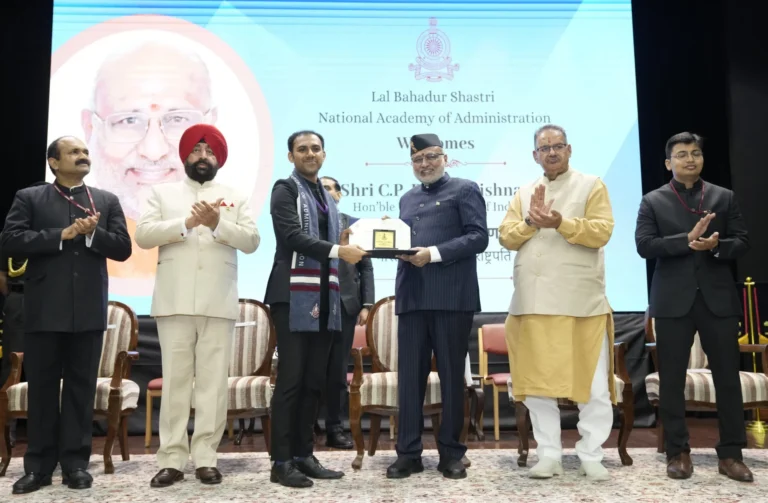 उपराष्ट्रपति ने LBSNAA, मसूरी में 2024 बैच के आईएएस प्रशिक्षु अधिकारियों को संबोधित किया