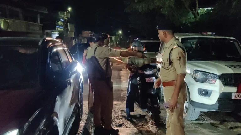ऑपरेशन नाइट स्ट्राइक: दून पुलिस की बड़ी कार्रवाई, शराब पीकर वाहन चलाने वाले 21 गिरफ्तार