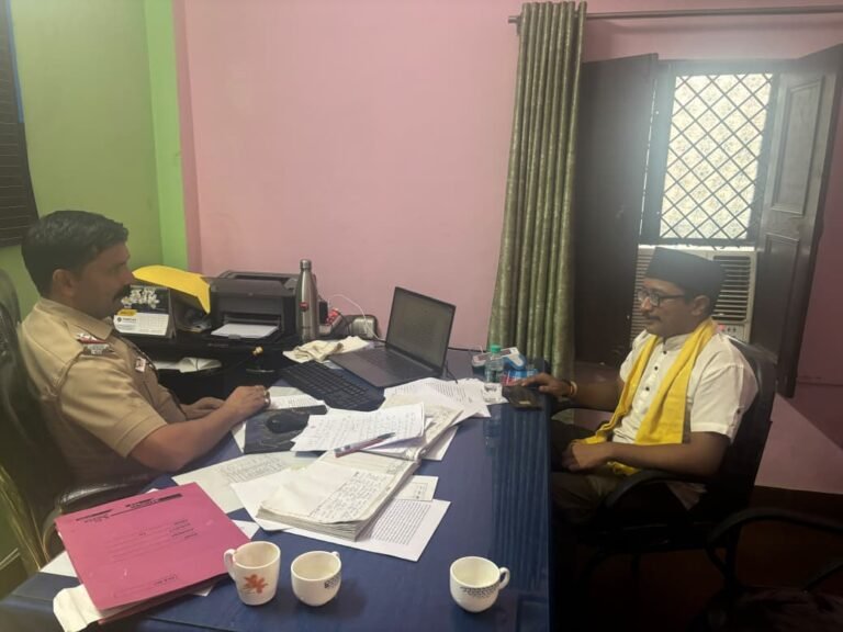 हल्दूचौड़ में सुरक्षा और नशे की रोकथाम को लेकर सामाजिक कार्यकर्ता ने उठाई आवाज, चौकी प्रभारी से वार्ता।