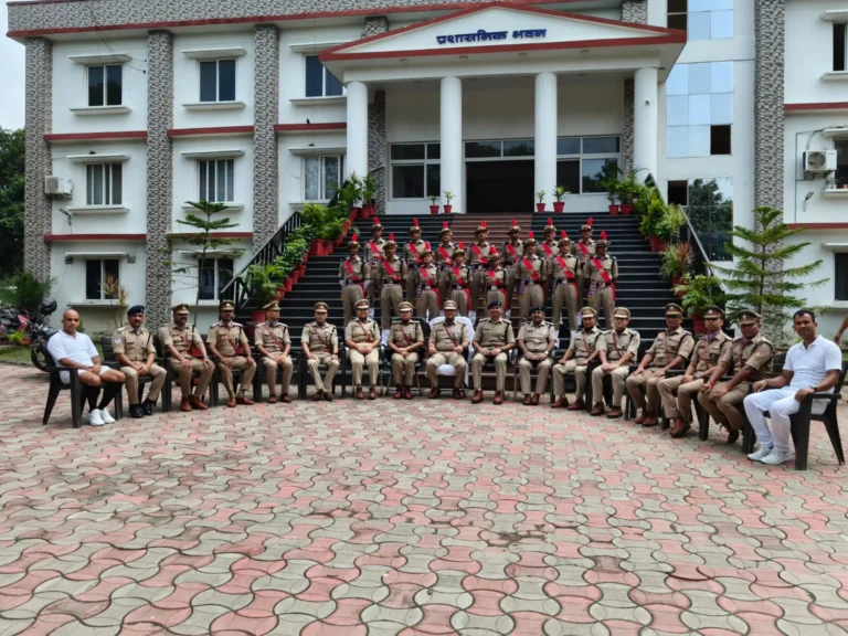 सात माह के कठिन प्रशिक्षण के बाद मुख्यधारा में शामिल हुए 15 होमगार्ड हवलदार प्रशिक्षक, पुलिस लाइन में हुई पासिंग आउट सेरेमनी