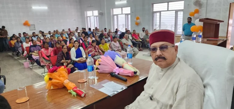 श्रमिक अपने पसीने से प्रदेश के विकास की नई इबारत लिख रहे हैं: महाराज