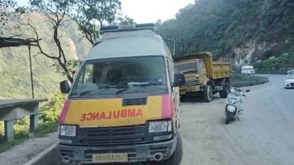 रुद्रप्रयाग में स्वास्थ्य व्यवस्था कर गई निराश, सड़क पर ही हुआ प्रसव