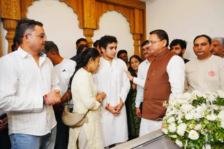 नम आंखों से जसपाल राणा को अंतिम विदाई, श्रद्धांजलि देते वक्त रो पड़ीं मनु भाकर; सीएम धामी समेत कई दिग्गज पहुंचे