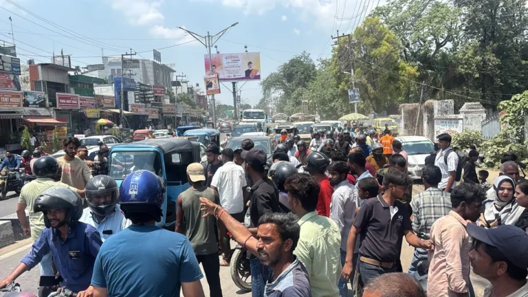 देहरादून में रफ्तार का कहर: सिटी बस ने एक के बाद एक कई लोगों को मारी टक्कर, 6 गंभीर घायल