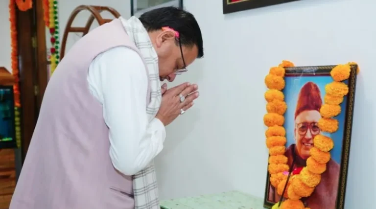 सीएम धामी ने प्रथम मुख्यमंत्री नित्यानंद स्वामी की पुण्यतिथि पर अर्पित की श्रद्धांजलि