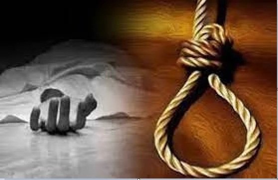 पेड़ से लटका मिला, पूर्व ग्राम प्रधान पति का शव – पुलिस जांच में जुटी