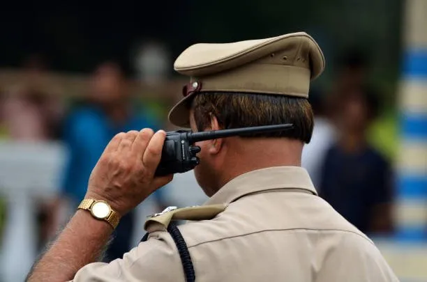 कोल्ड ड्रिंक चोरी के शक में मासूमों के साथ जो हुआ, उसे देखकर लोगों का खौल उठा खून