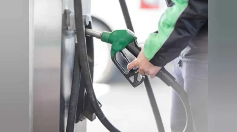 प्रीमियम पेट्रोल महंगा: 20 मार्च से ₹2+ प्रति लीटर बढ़े दाम, आम पेट्रोल फिलहाल स्थिर