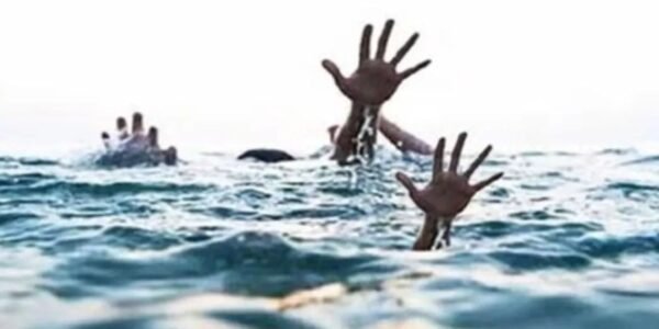 दुखद : पत्नी को बचाने के चक्कर में पति भी समाया गंगा में, दोनों लापता