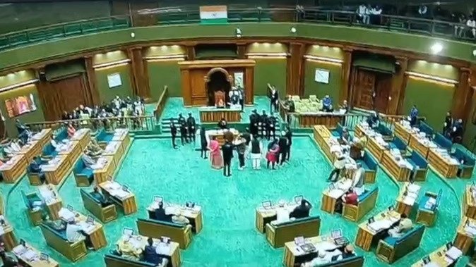 गैरसैंण सदन में भ्रष्टाचार पर घमासान, सरकार बोली—जीरो टॉलरेंस पर सख्त कार्रवाई