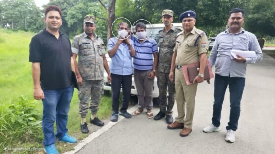 एक करोड़ की ठगी करने वाले बाप-बेटे गिरफ्तार, डिजिटल अरेस्ट कर ठगे थे रूपए